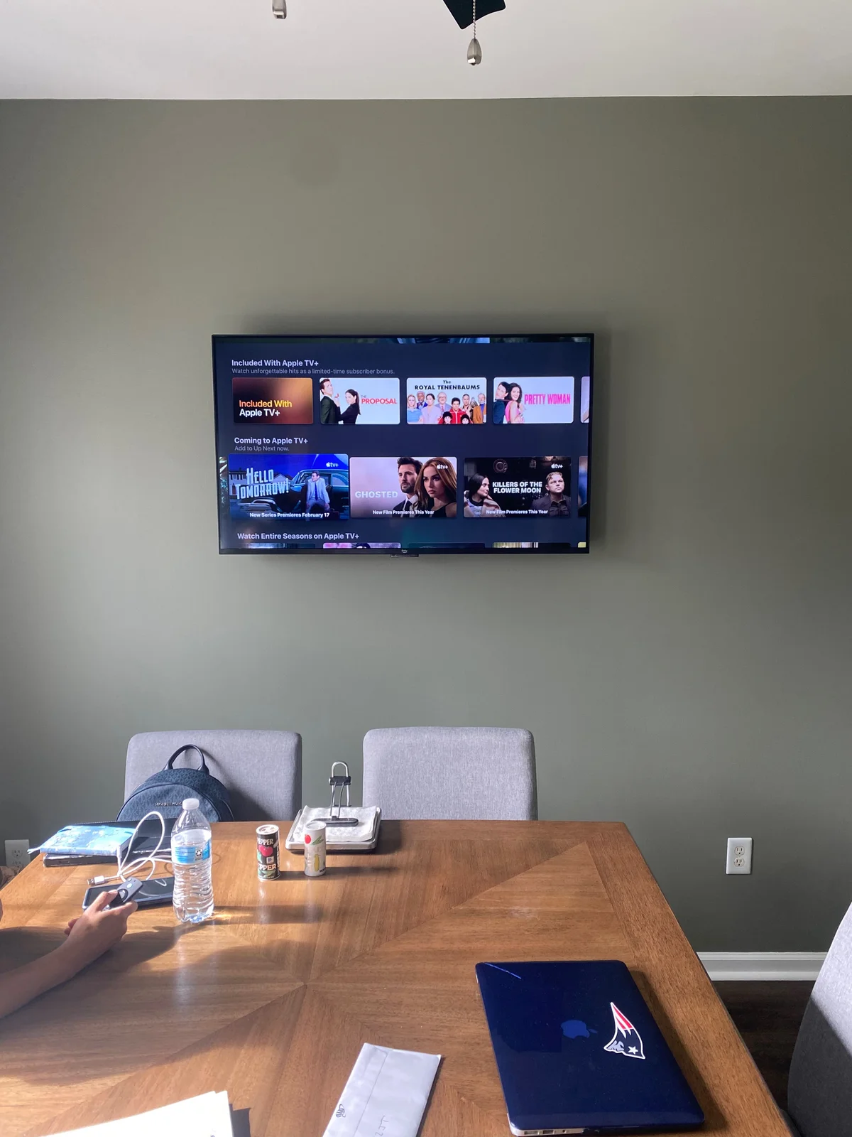 Install Savvy Savvy Clean Install with wall-mounted TV and concealed wires in Suffolk, Virginia